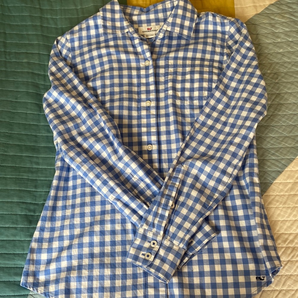 Vineyard Vines women’s button down shirt size 2